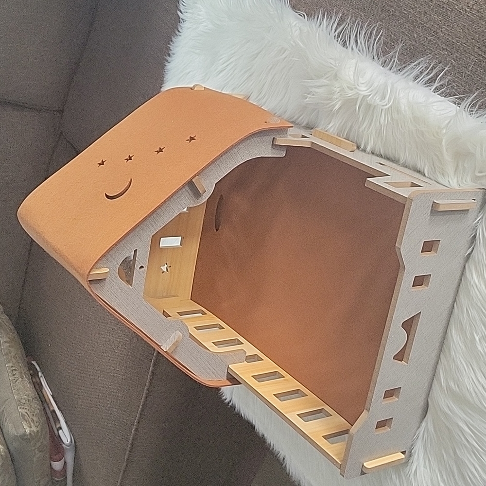 Four Seasons Universal Pet Bed EUC Host Pick🥳